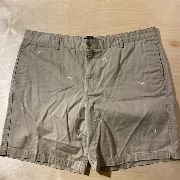 Chaps Men's Tan Shorts with Embroidered Details 42 (HS) - Picture 3 of 12